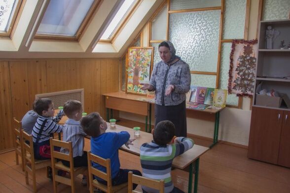 В сентябре 2016 года при Троицком храме города Коломны в Щурове начала работу Воскресная школа.