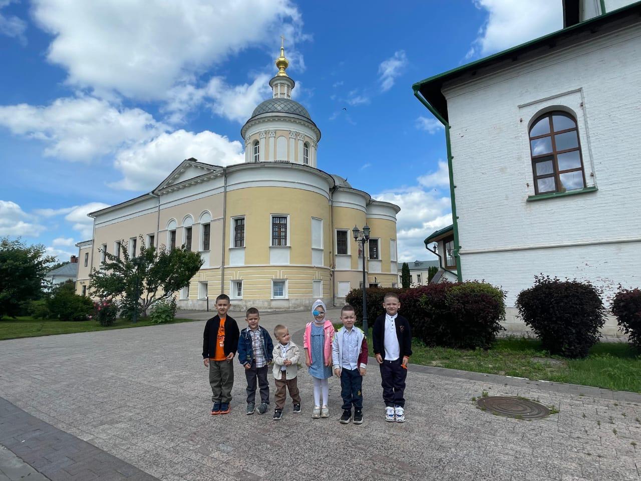 Экскурсия по Богоявленскому Старо-Голутвину мужскому монастырю