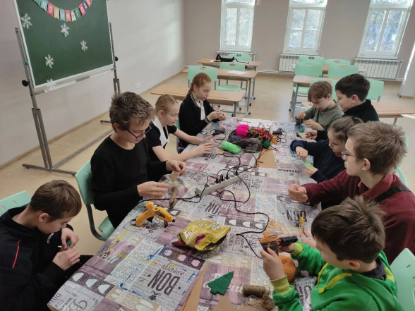 Занятия в Воскресной школе - Совместный труд