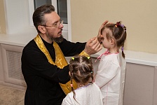  Таинство Крещения наших новых воспитанниц Варвары и Ангелины.