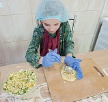 Традиция печь пироги: от бабушкиных рецептов к современным хозяюшкам