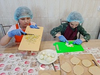 Традиция печь пироги: от бабушкиных рецептов к современным хозяюшкам