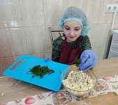 Традиция печь пироги: от бабушкиных рецептов к современным хозяюшкам