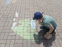 конкурс рисунков на асфальте "Лето-это маленькая жизнь"