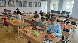 Занятия в воскресной школе - "Творчество и духовность"