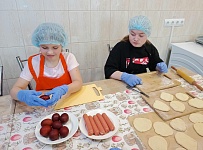Традиция печь пироги: от бабушкиных рецептов к современным хозяюшкам