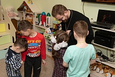 Встреча отца Александра с младшими воспитанниками центра.